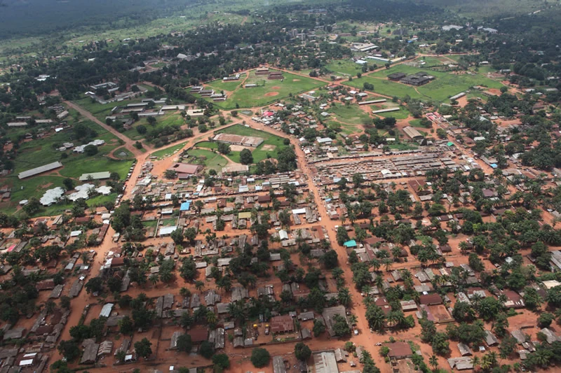Vue aérienne de la ville de Gbadolite.